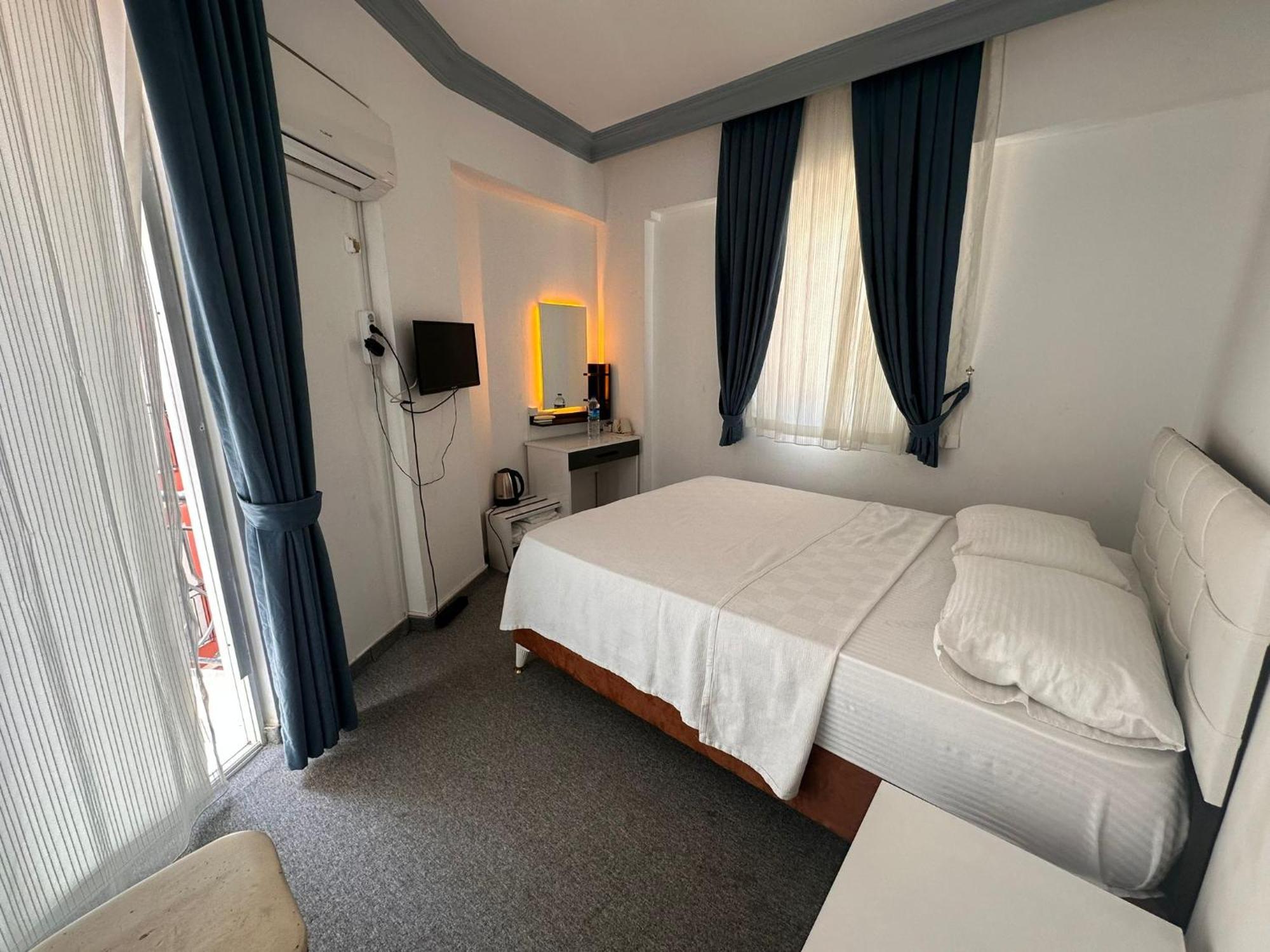 Ezel Group Hotel Antalia Esterno foto
